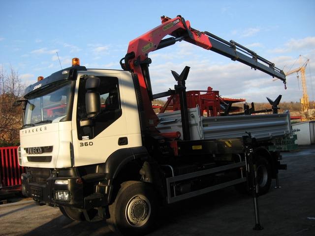 Palfinger_dizalica_PK_21502_i_Trostrani_kiper_TK_115_kiperski_sanduci