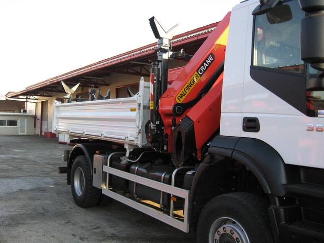 Palfinger_dizalica_PK_21502_i_Trostrani_kiper_TK_115_kiperski_sanduci