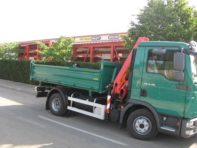 Palfinger_dizalica_PK_8500_i_Trostrani_kiper_TK_75_kiperski_sanduci