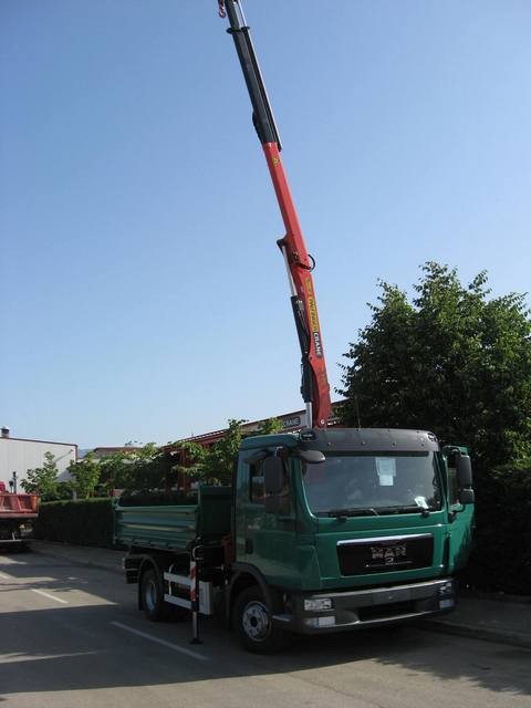 Palfinger_dizalica_PK_8500_i_Trostrani_kiper_TK_75_kiperski_sanduci