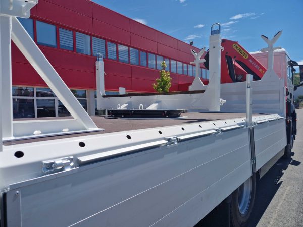 palfinger-dizalica-PK-17.001-SLD3-i-tovarni-sanduk-elektroprivreda