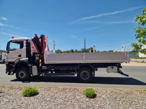 palfinger-dizalica-PK-17.001-SLD3-i-tovarni-sanduk-elektroprivreda